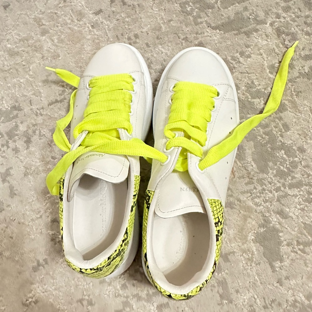 Alexander McQueen Wmns Oversized Sneaker 'Snake Print